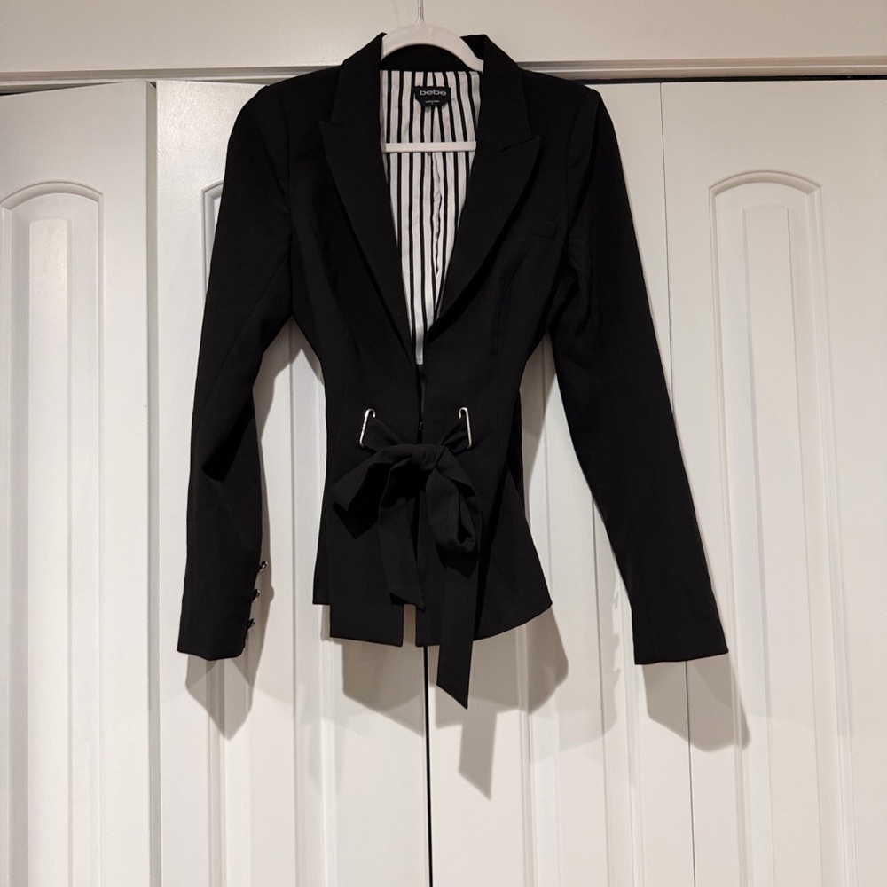 bebe Black Blazer with Bow Detail‎ size 6